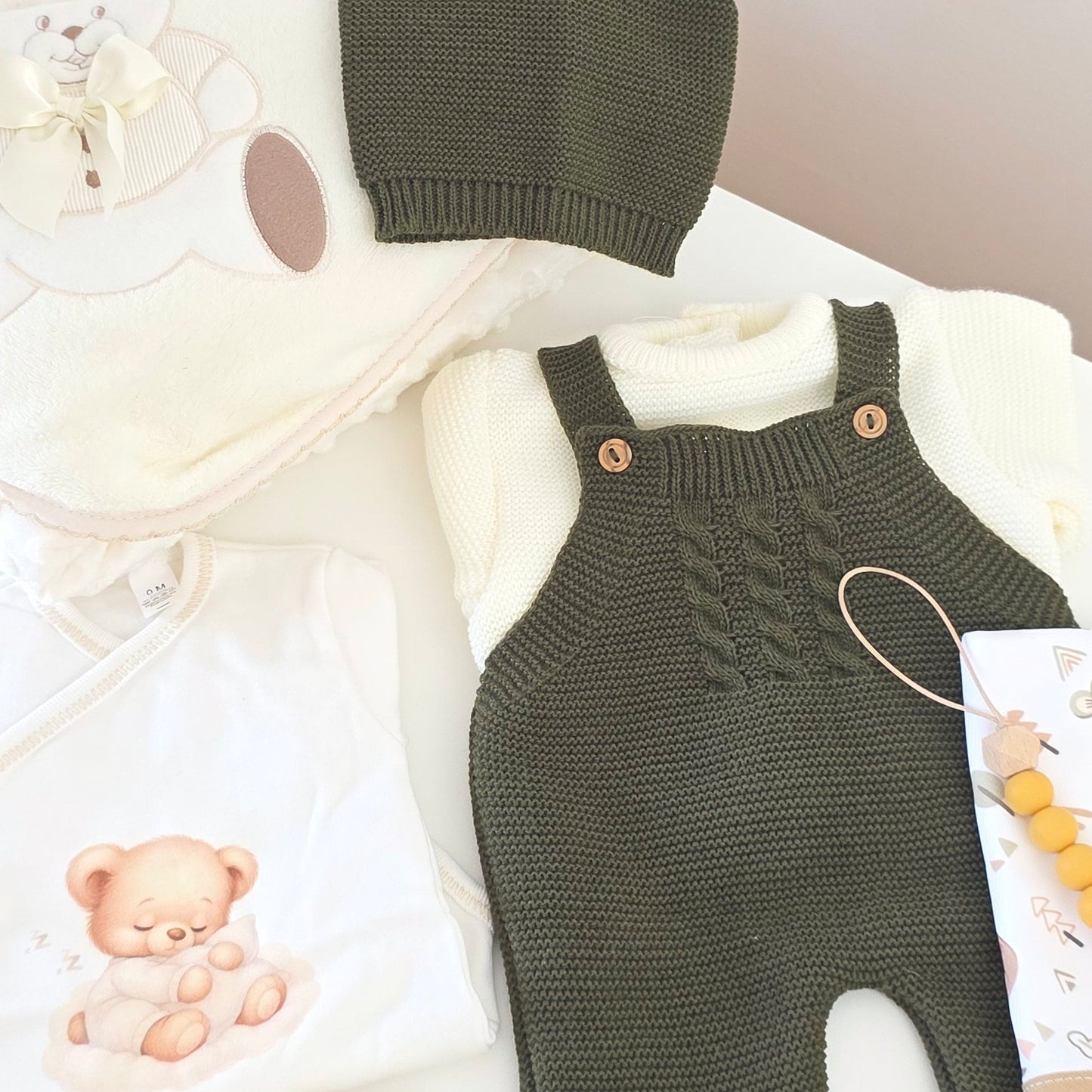 Box Jardineira e Gorro Igual